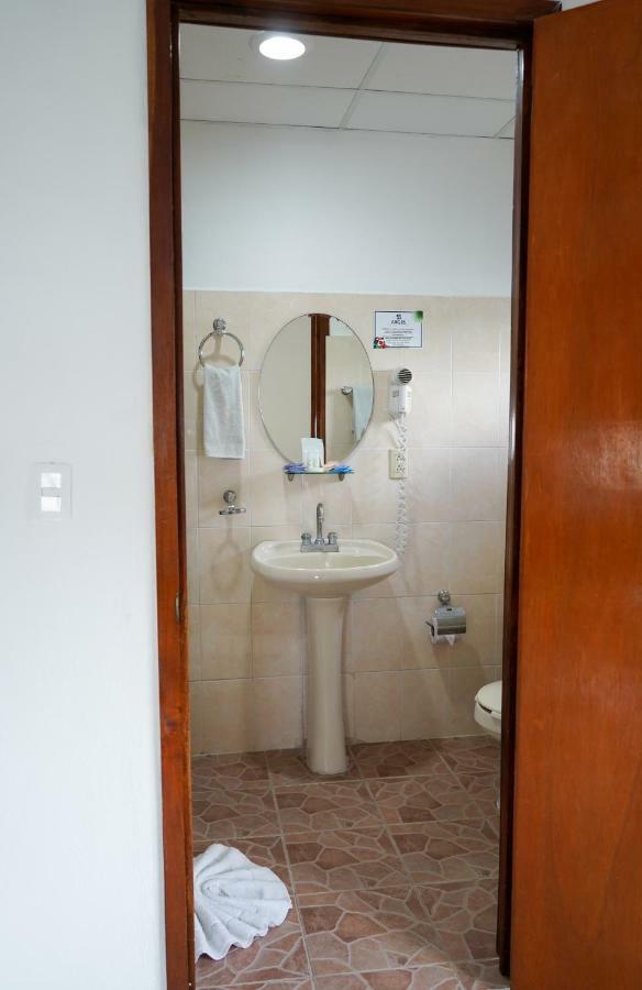 Hotel & Suites Arges - Centro Chetumal Kültér fotó